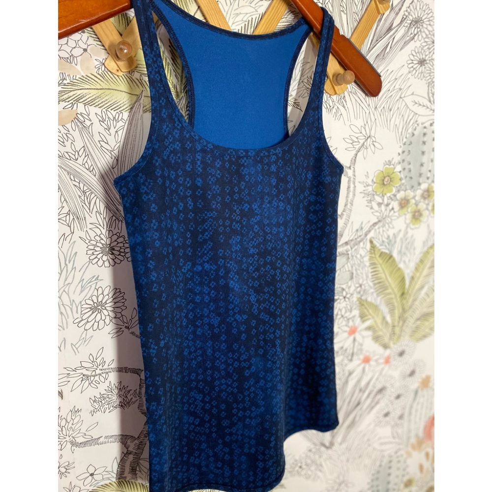 Lululemon blue floral tank top